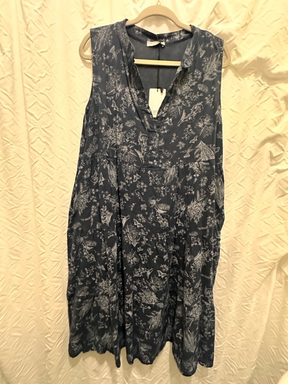 Navy Sleeveless Floral-Print Tiered Midi Dress